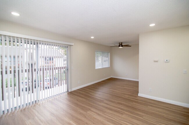 Building Photo - Newly Remodeled 2 Bed / 2 Bath  Upstairs Condo In Colton!
