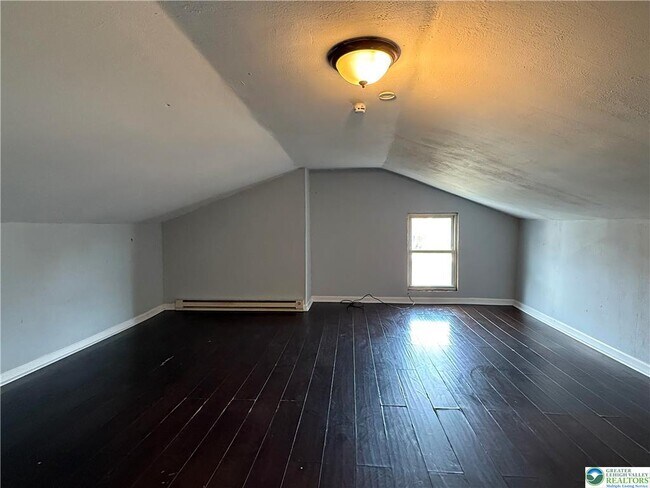 Building Photo - 81 Hunter St