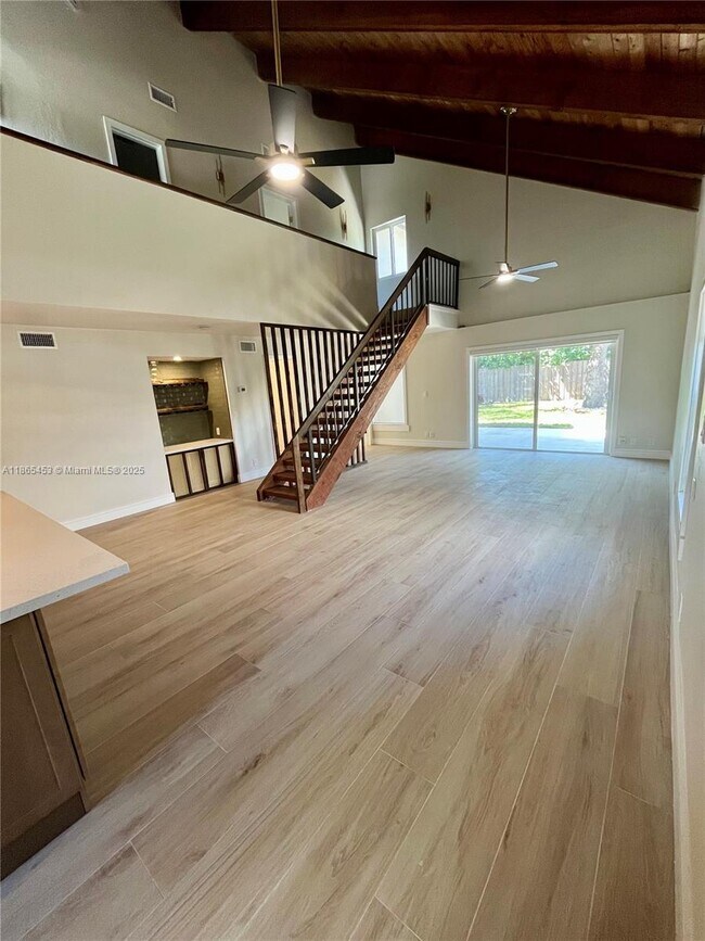 Building Photo - 2429 Sundy Ave