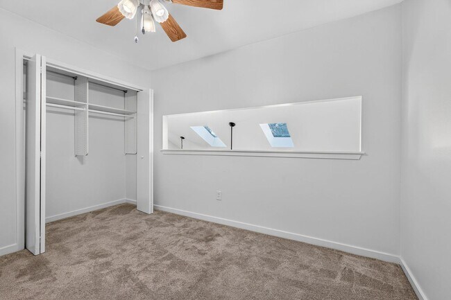 Building Photo - 138 River Breeze Dr