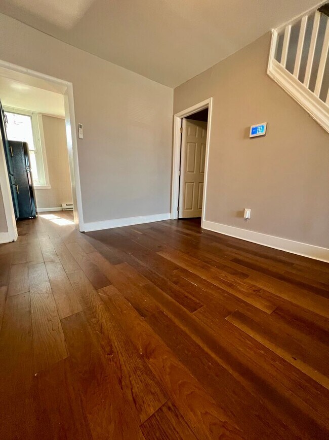 Building Photo - Recently Renovated 3-Bedroom Townhome in Allegheny West! Available NOW!