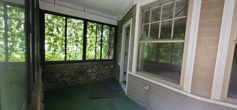 Building Photo - 30 Lyman St