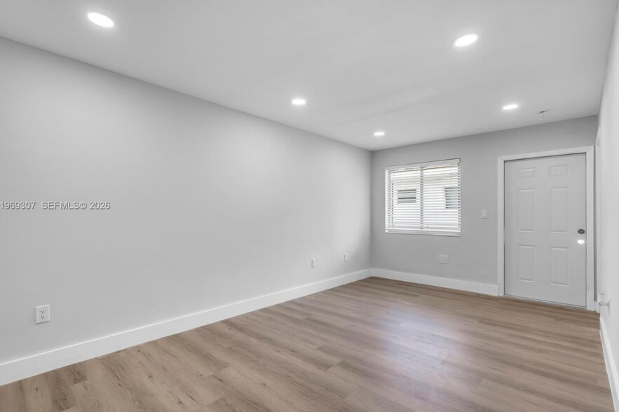 Building Photo - 560 NE 63rd St