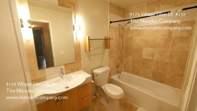 Building Photo - 9129 Village Glen Dr