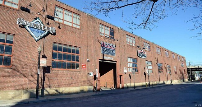 Primary Photo - 11 W 2nd St