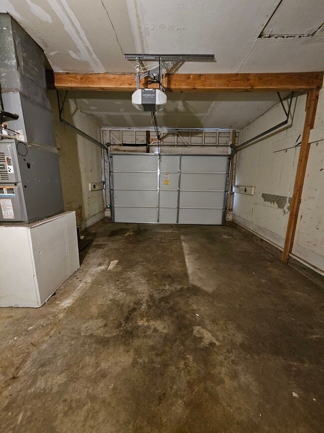 Building Photo - Updated (2) Bed/(1) Bath in Core Norman! Video Walk-Thru Avail!