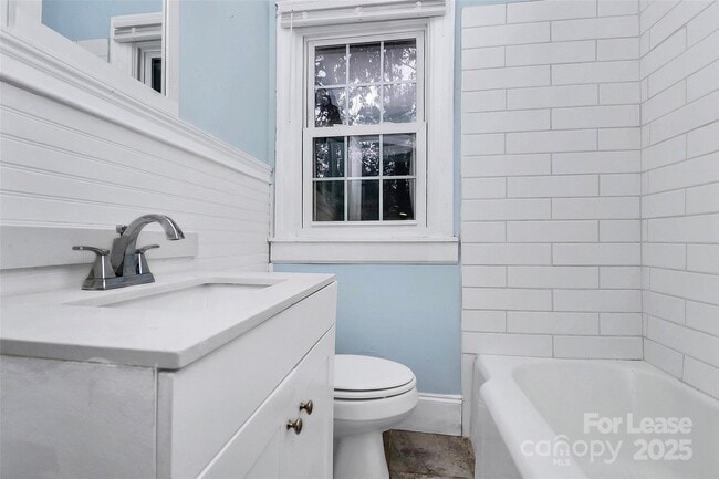 Building Photo - 2504 Morton St