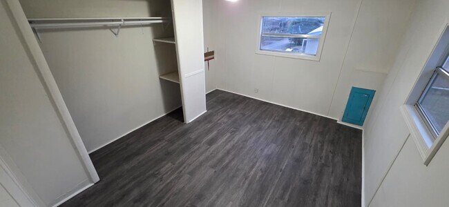 Building Photo - 8364 Cedar St