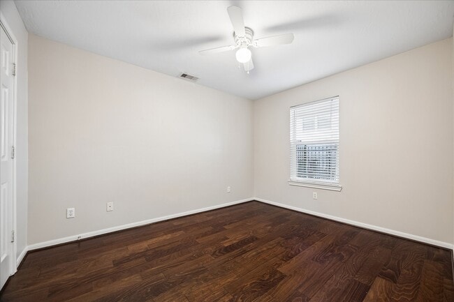 Building Photo - 1510 Robin St