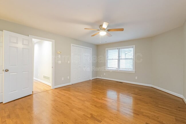 Building Photo - 280 Halah Cir NE