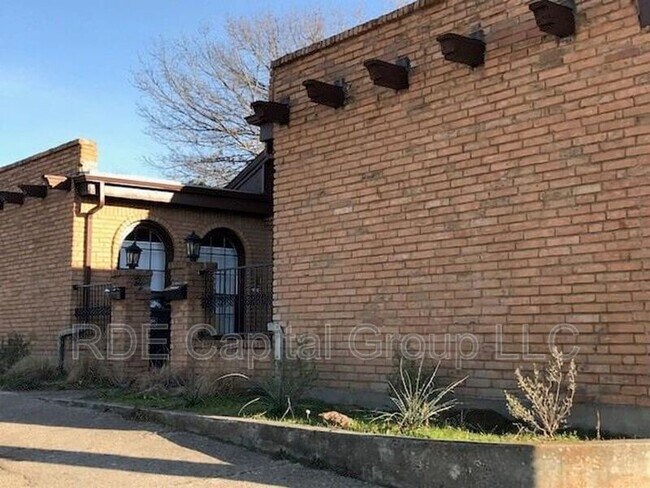 Building Photo - 5300 Wonder Dr