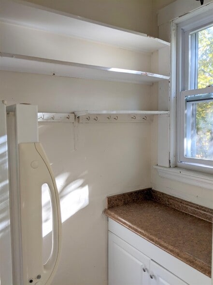 Building Photo - 14 Sanborn Ave