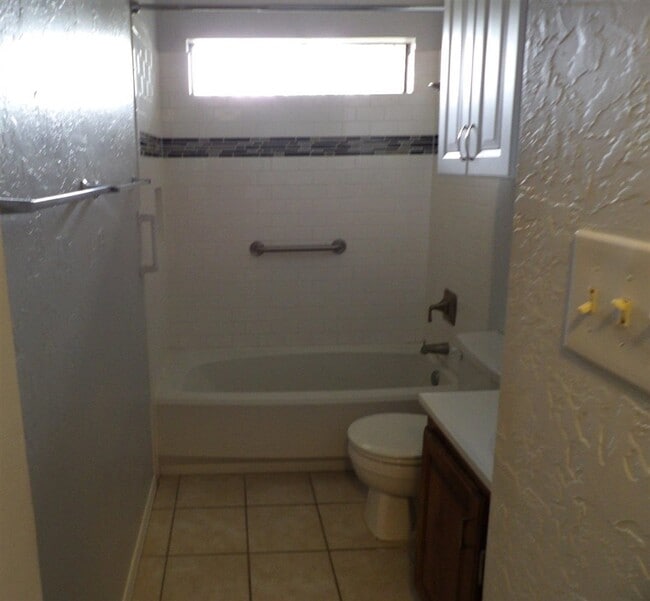 Building Photo - 6806 NW Willow Springs Dr