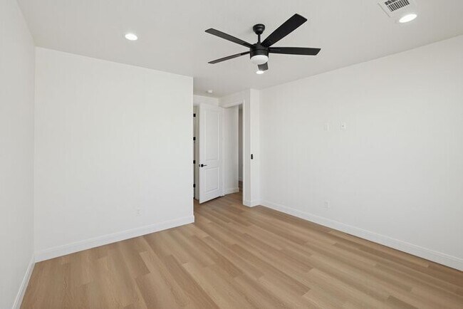 Building Photo - 19101 Sierra Madre Dr