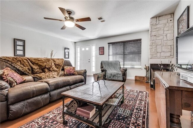 Building Photo - 1302 River Ridge Dr