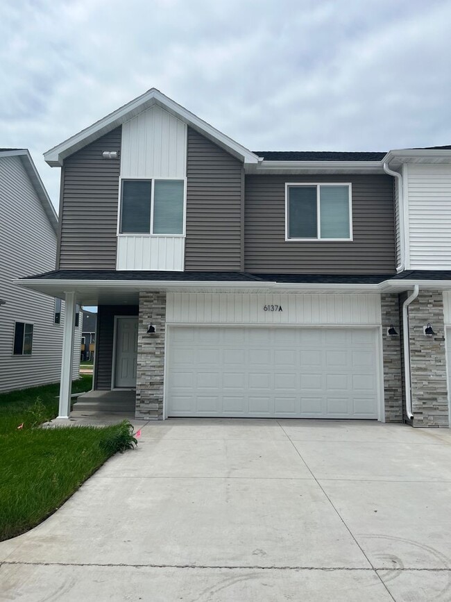 Building Photo - The Wilds Townhomes