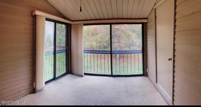 Building Photo - 227 Medford Ct