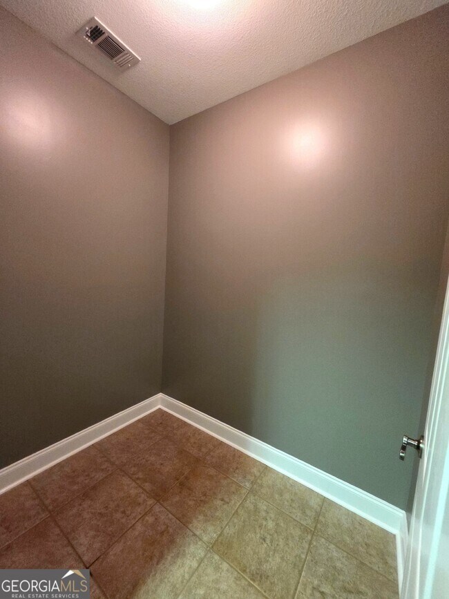 Building Photo - 412 Nandina Ct
