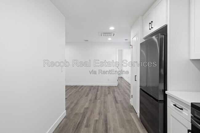 Building Photo - 6644 Rockglen Ave
