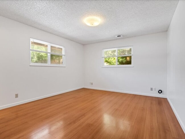 Building Photo - 336 Triplett Dr