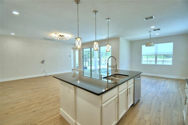 Building Photo - 2673 Calistoga Ave