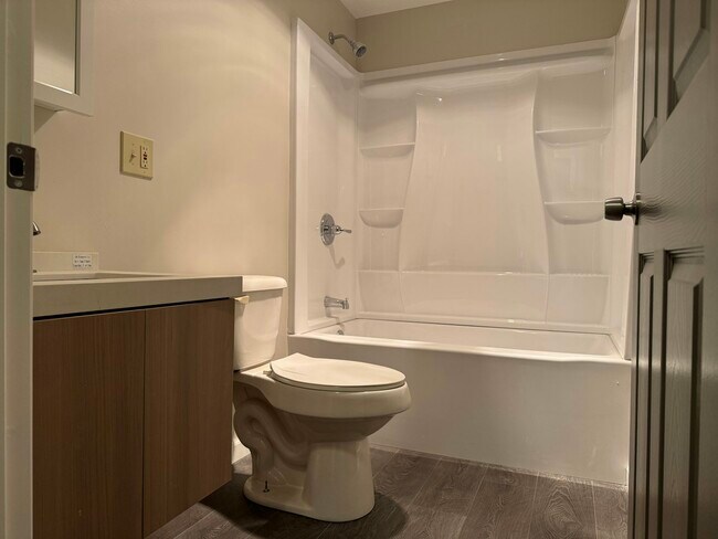 Building Photo - 355 S Main St