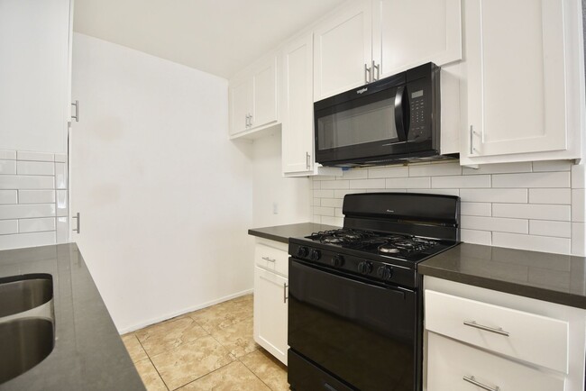 Building Photo - 10745 Hortense St