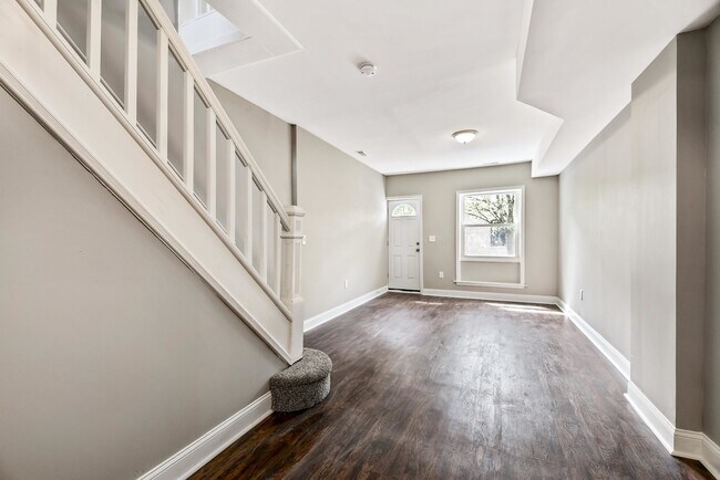 Building Photo - 2 Bedroom Rowhome- Baltimore City