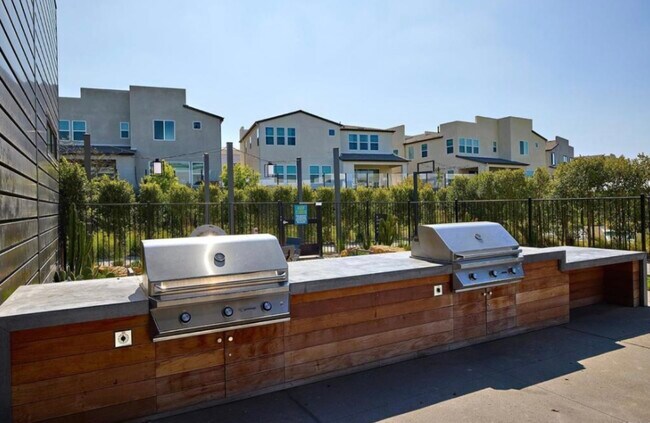 Building Photo - 8160 Rose Quartz Cir