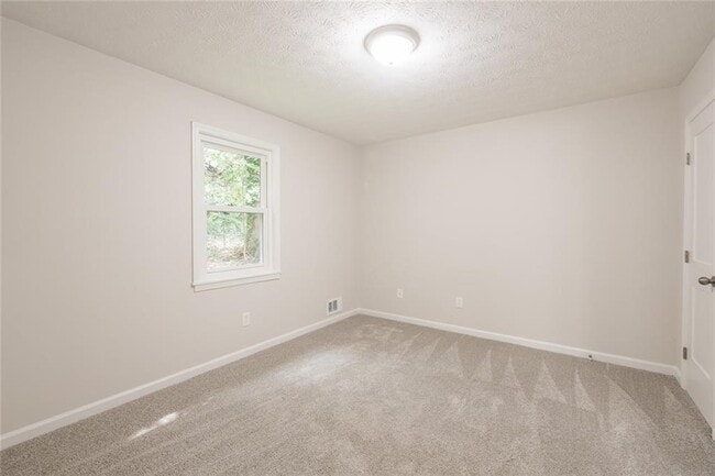 Building Photo - 2010 Lakeside Trail