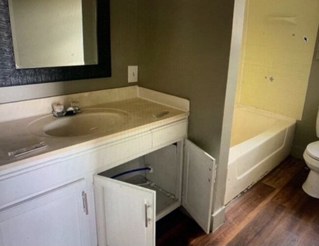 Building Photo - 2026 E 3rd Ave