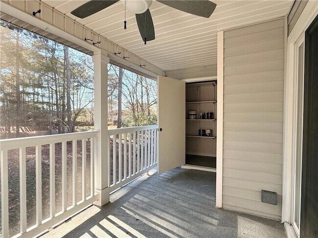 Building Photo - 7024 Somerset Cir