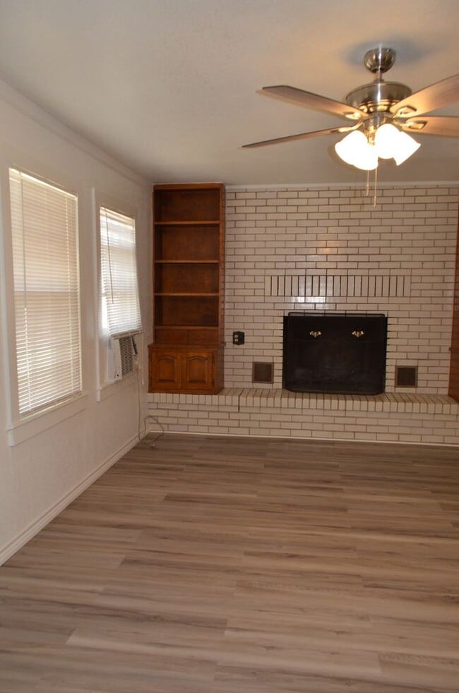 Building Photo - 7601 Farm to Market Rd