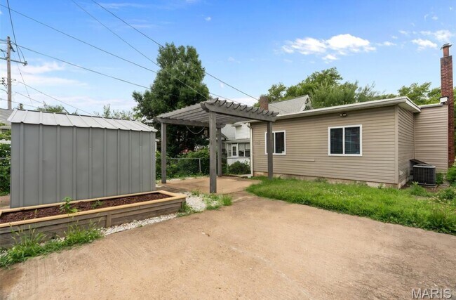Building Photo - 5462 Christy Ave