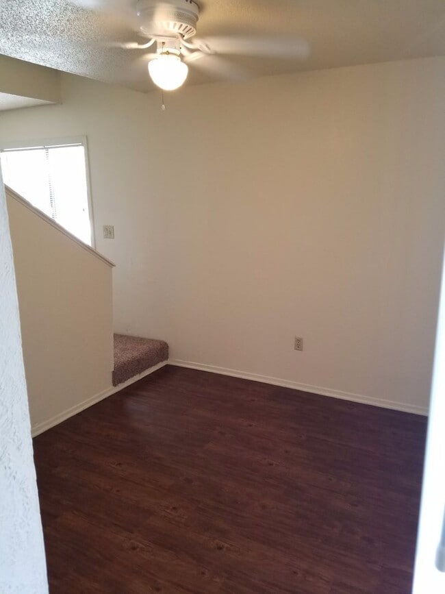 Building Photo - College Station -- 2/1.5 Townhome-Style Fourplex on TAMU Shuttle Route!