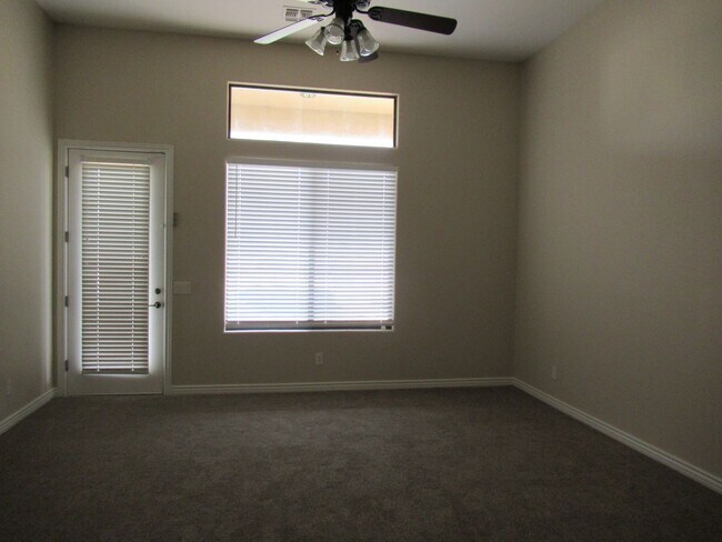 Building Photo - Beautiful Custom North Mesa Home