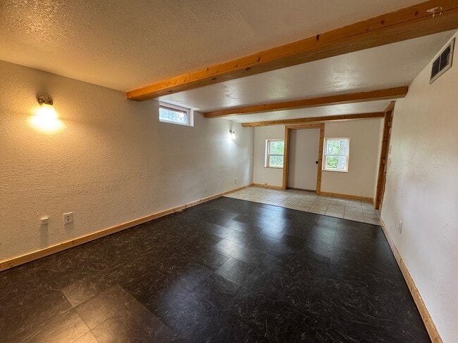 Building Photo - 2614 McKinney Lake Rd