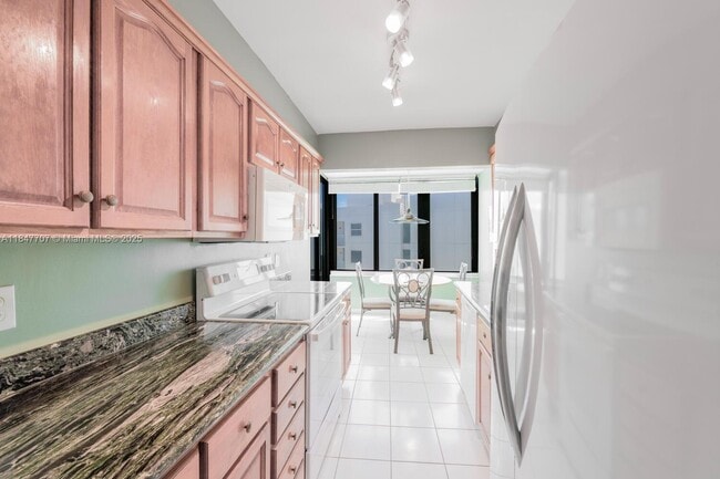 Building Photo - 3590 S Ocean Blvd