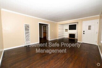 Building Photo - 4982 Baltimore Dr