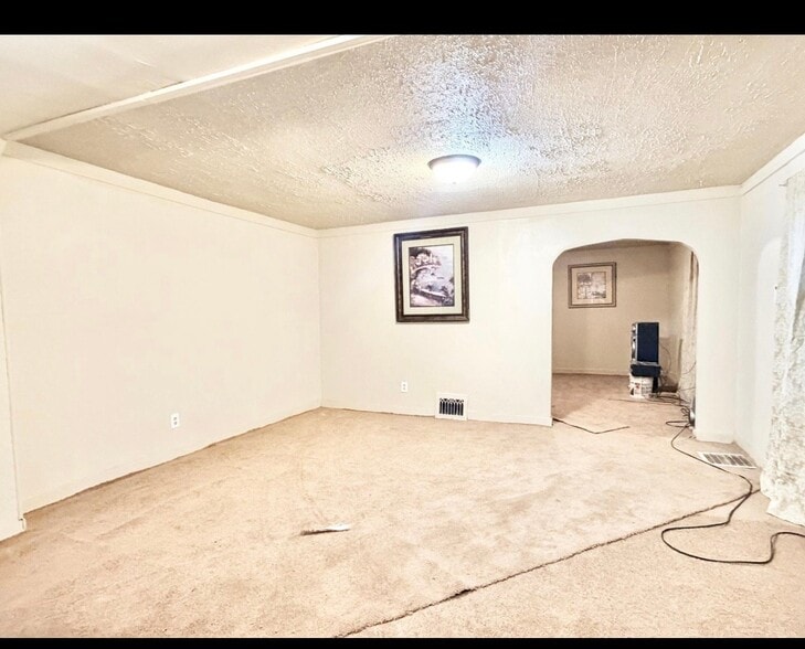 Building Photo - 1308 W 13th Ave