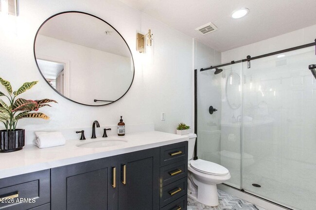 Building Photo - 2647 N Miller Rd