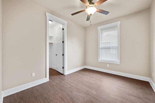 Building Photo - 1704 Cedar Bend Dr