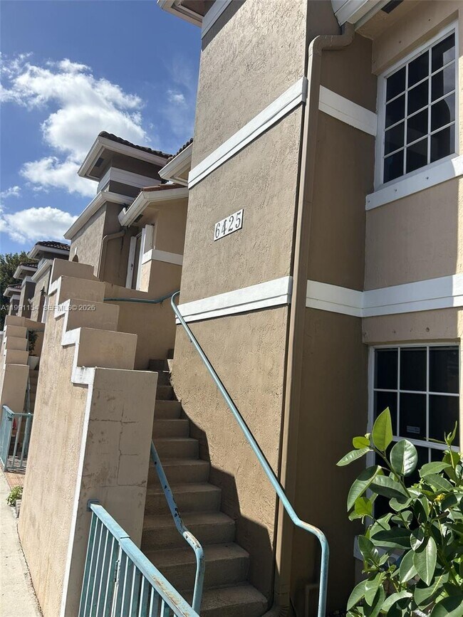 Building Photo - 6425 SW 130th Pl