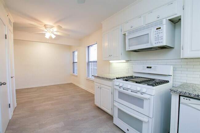Building Photo - 6824 Southridge Dr