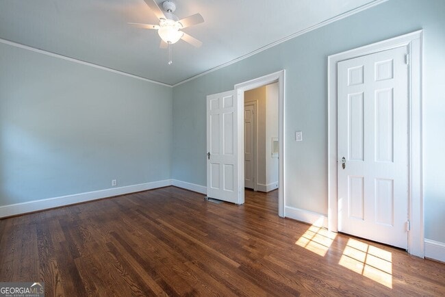Building Photo - 208 Shadowmoor Dr