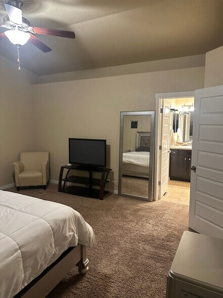 Building Photo - 1290 Antrim Loop