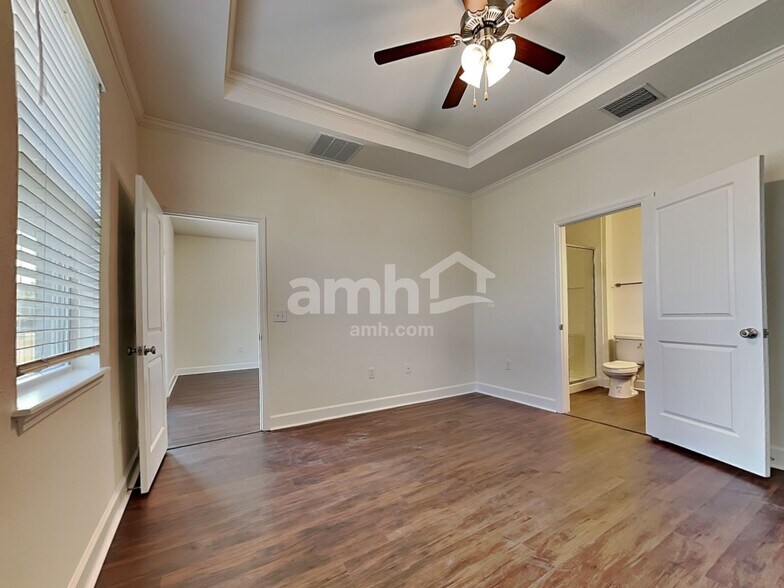 Building Photo - 2216 Saffron Walden Dr