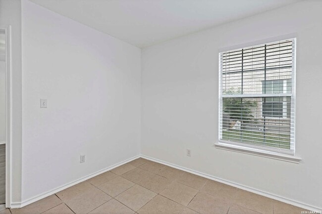 Building Photo - 3045 Pine Valley Dr