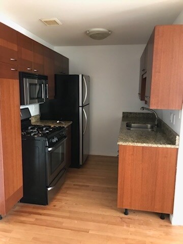 Building Photo - 920 Jonathon Ct