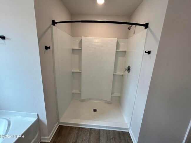 Building Photo - 5808 Tiagra Dr